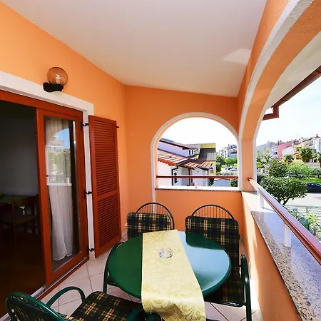 Zdjelar شقة بوريتش