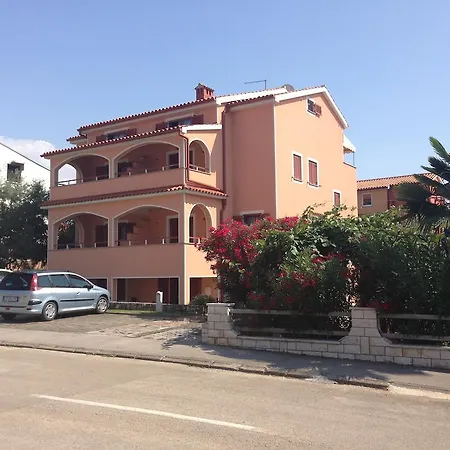 Apartment Zdjelar *