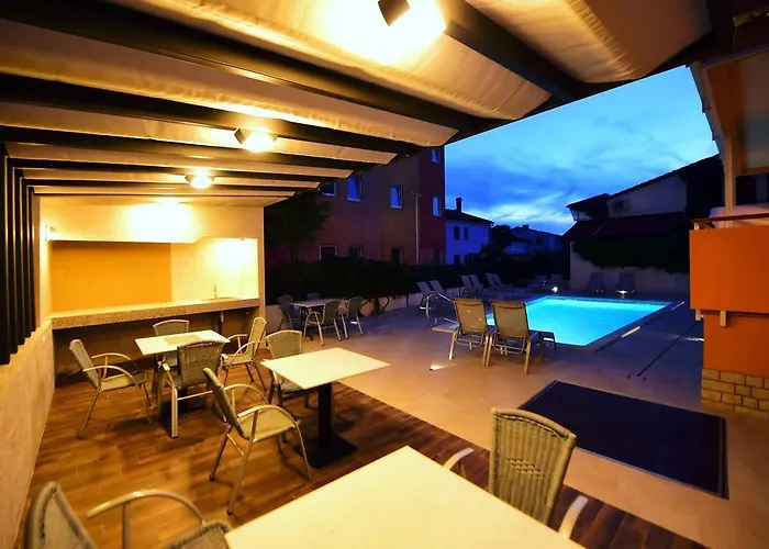 Apartments Zdjelar * Пореч