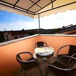 Apartament Zdjelar