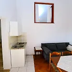 Apartament Zdjelar *
