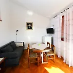 Apartament Zdjelar