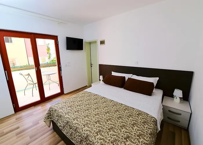 アパート Zdjelar ポレッチ