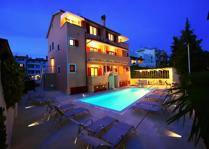 Zdjelar アパート *